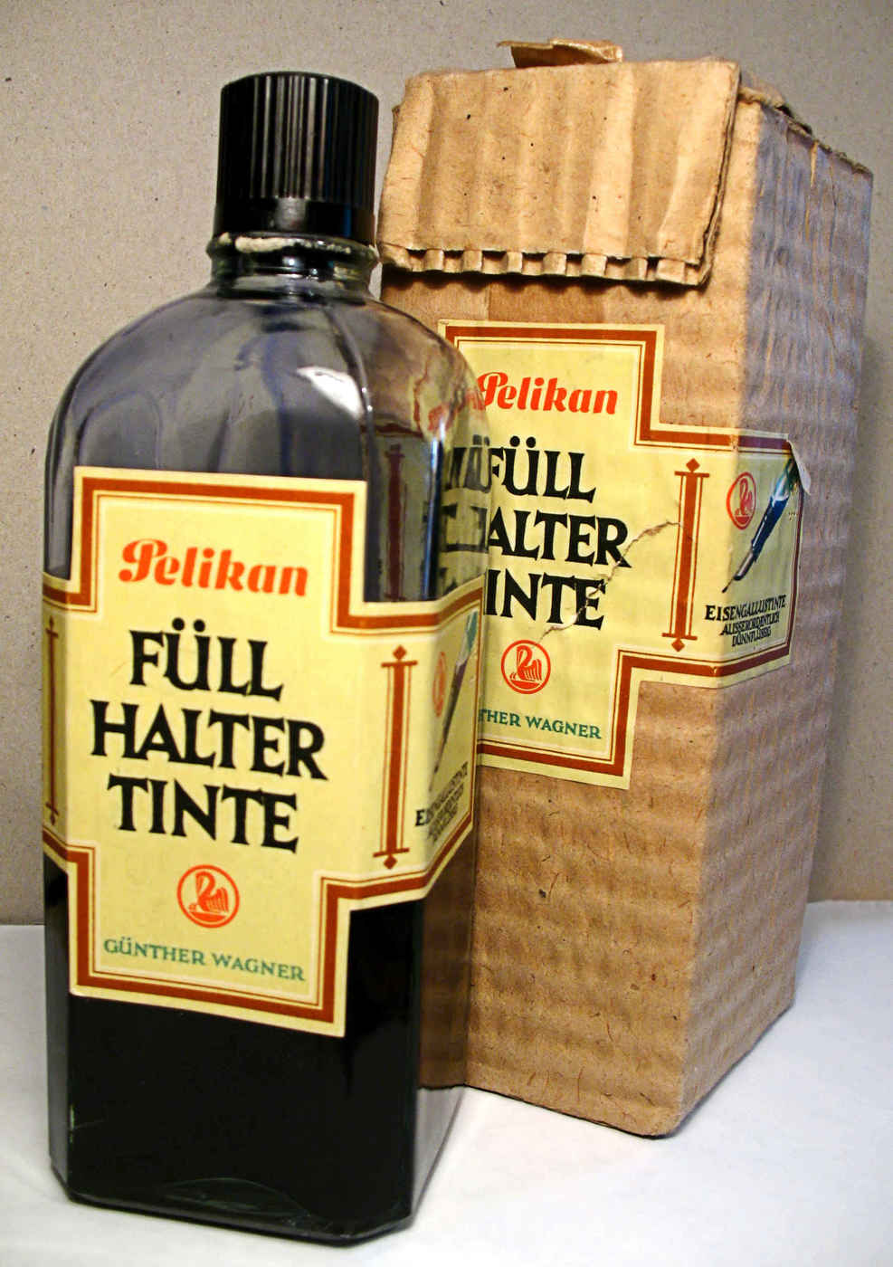 “Iron gall ink for fountain pens, refill bottle, 0.5 liter (500 ml), Pelikan, Günther Wagner, ca 1950s with storage container”; 200816ya photo, Richard Huber